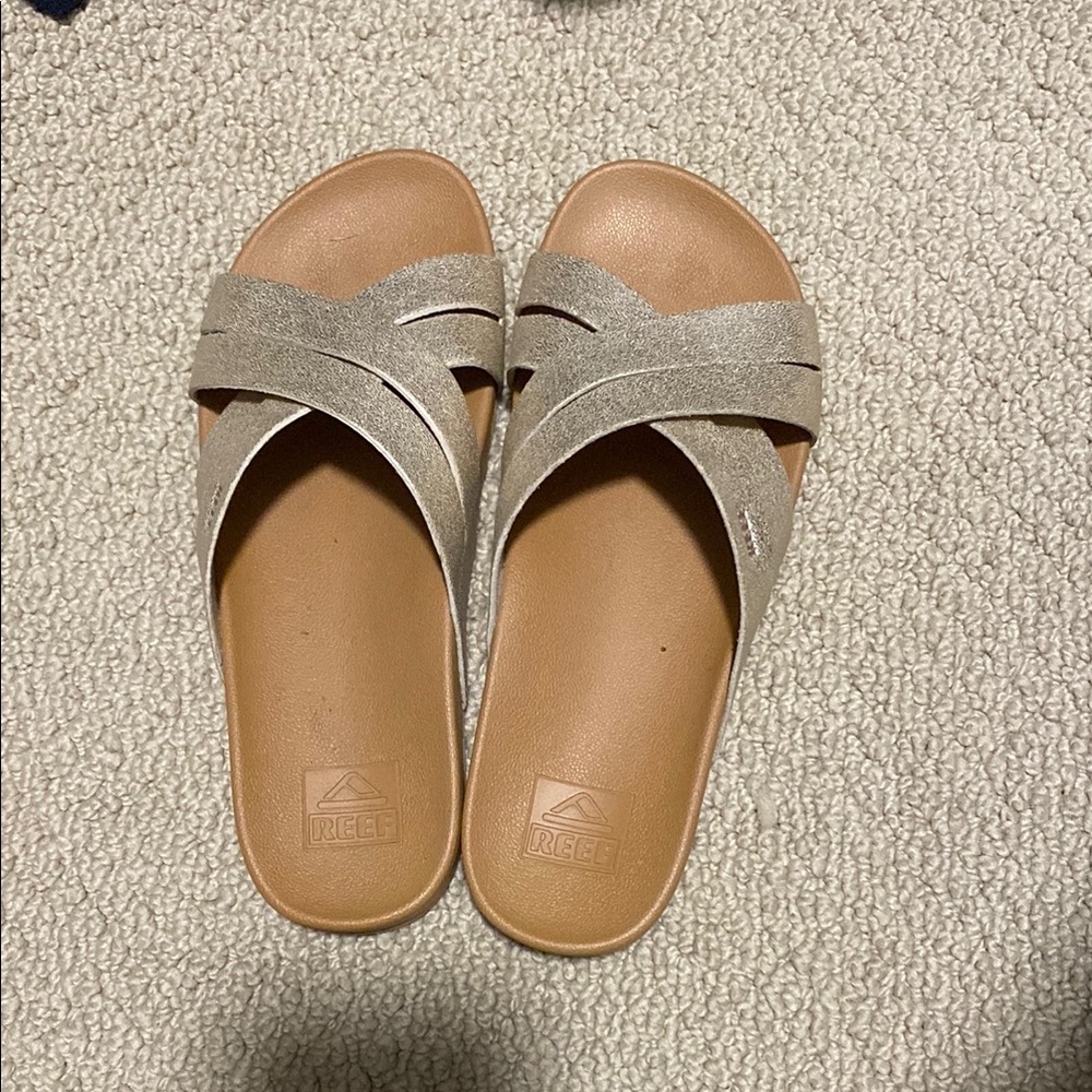 Reef gold and tan size 7 sandals